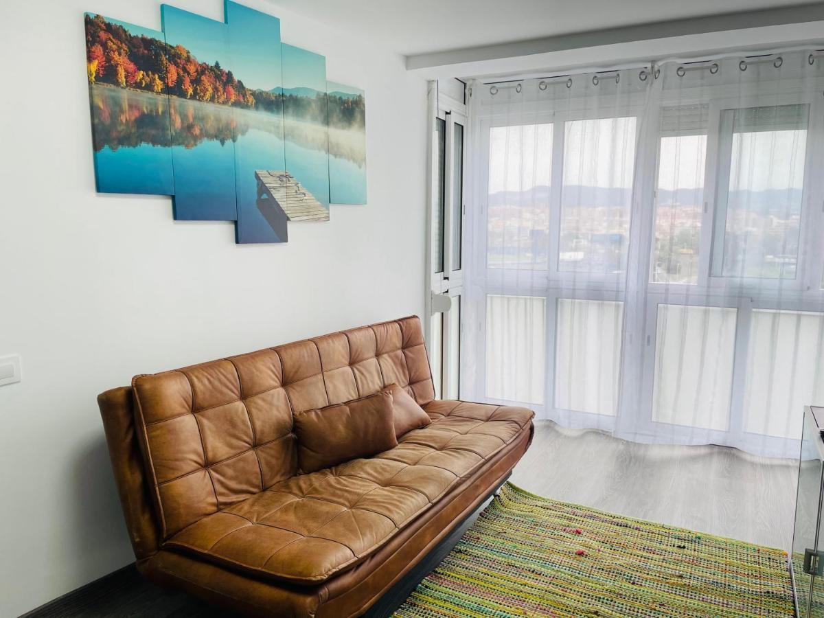 Barca 5 New Beach Apartment サン・アドリア・デ・ベソス エクステリア 写真