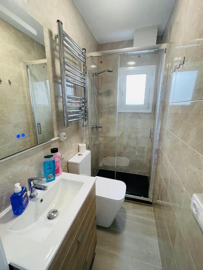 Barca 5 New Beach Apartment サン・アドリア・デ・ベソス エクステリア 写真