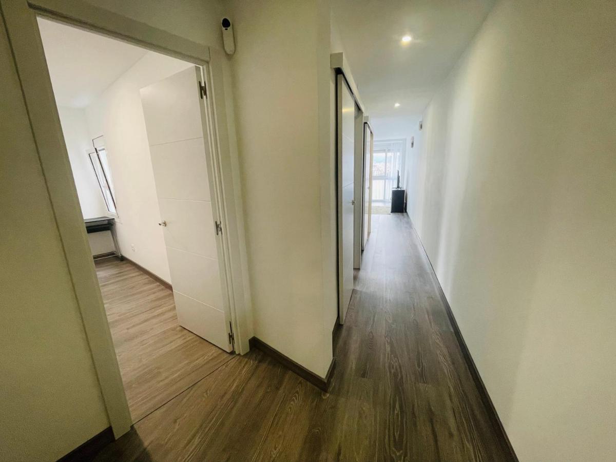 Barca 5 New Beach Apartment サン・アドリア・デ・ベソス エクステリア 写真